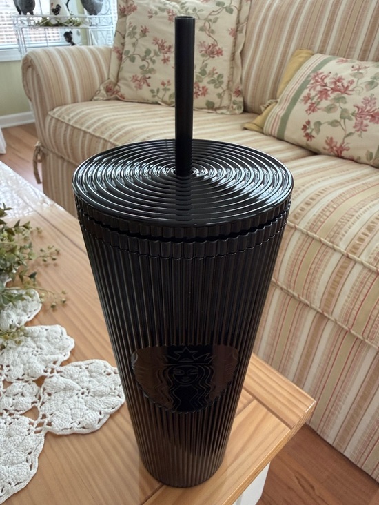 Brand New ~ Starbucks 24 oz. Black Ribbed Travel Cup Tumbler w/Straw Siren Logo - Picture 6 of 6